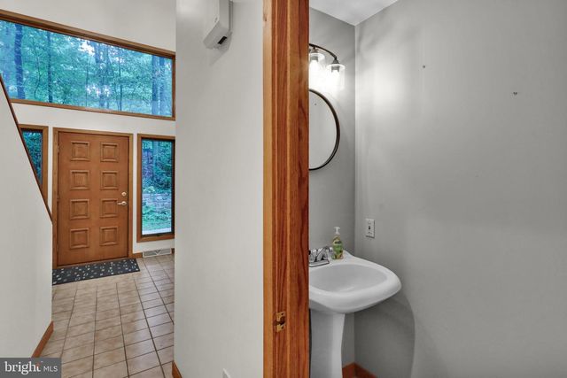 2917 OAK LN, Morgantown, PA 19543