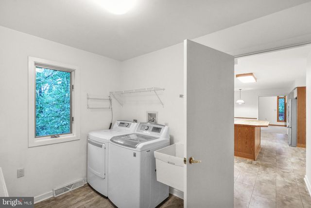 2917 OAK LN, Morgantown, PA 19543