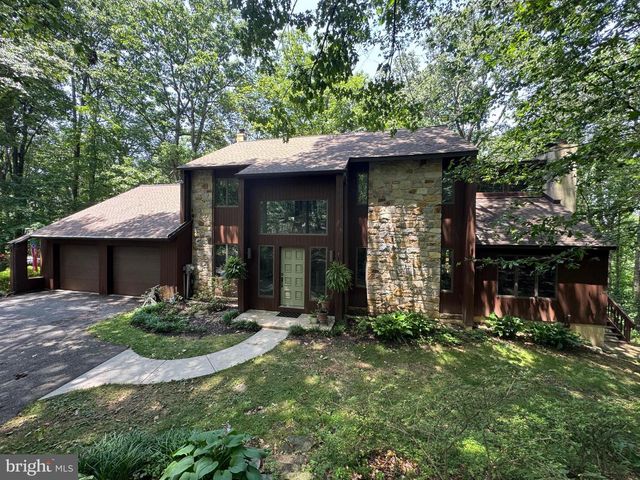2917 OAK LN, Morgantown, PA 19543