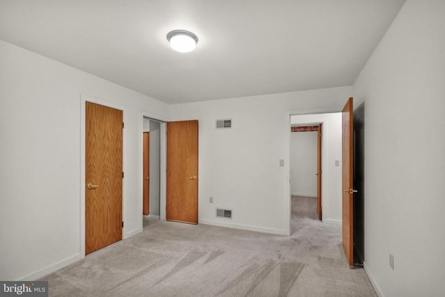 2917 OAK LN, Morgantown, PA 19543