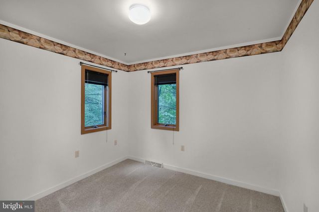 2917 OAK LN, Morgantown, PA 19543