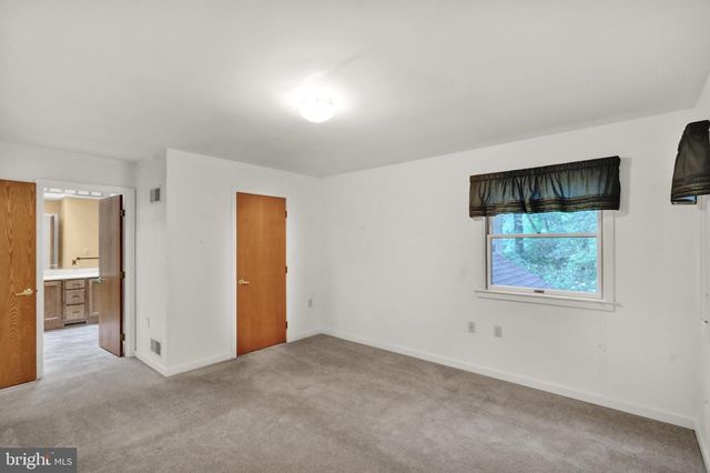 2917 OAK LN, Morgantown, PA 19543