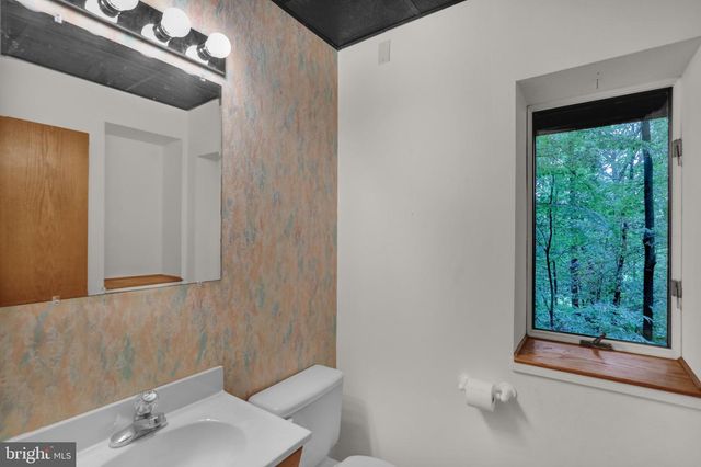 2917 OAK LN, Morgantown, PA 19543