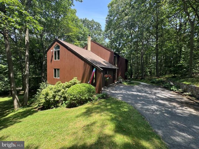 2917 OAK LN, Morgantown, PA 19543