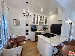 854 4th Street F, Santa Monica, CA 90403