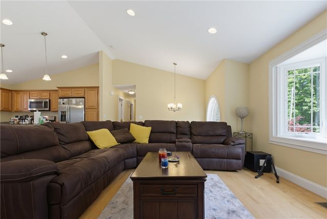 102 Bramble Bush Road, Coventry, RI 02816
