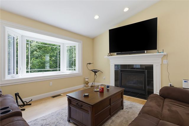 102 Bramble Bush Road, Coventry, RI 02816