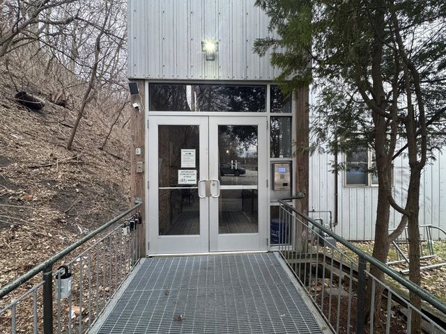 216 Lake St Apt 303, Burlington, VT 05401