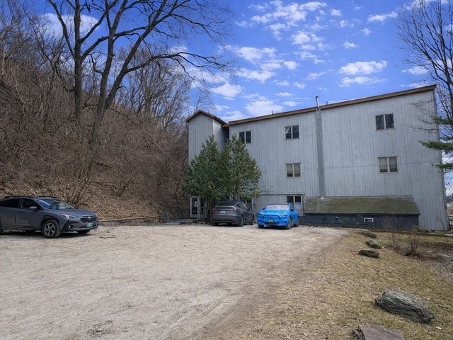 216 Lake St Apt 303, Burlington, VT 05401
