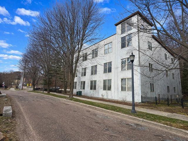 216 Lake St Apt 303, Burlington, VT 05401