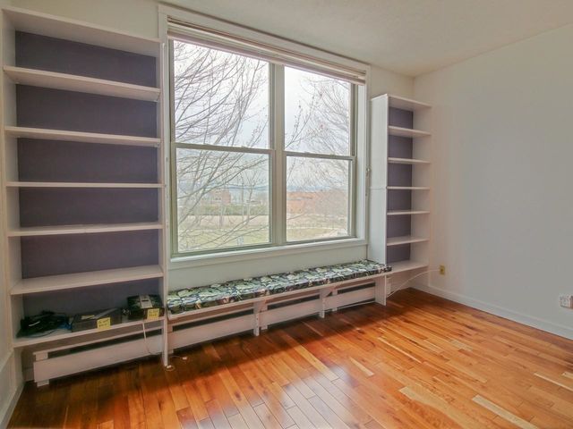 216 Lake St Apt 303, Burlington, VT 05401