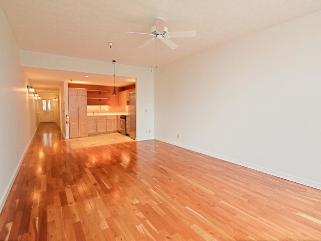 216 Lake St Apt 303, Burlington, VT 05401