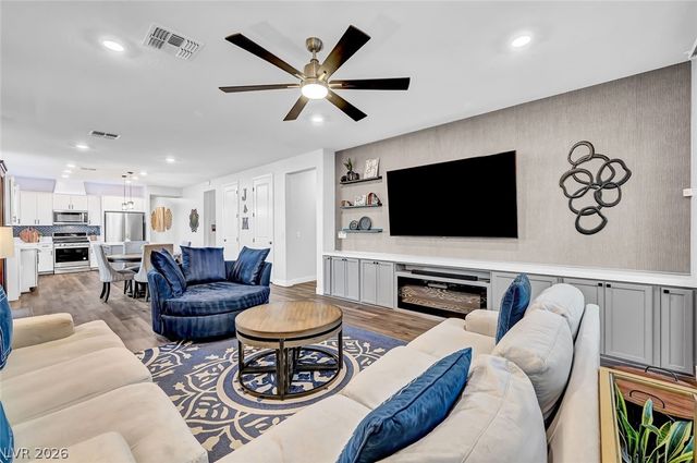 6329 Conlon Street, North Las Vegas, NV 89081