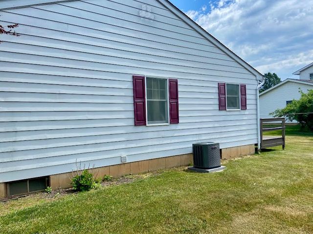 94 Jonathan Drive, Palmer Twp, PA 18045