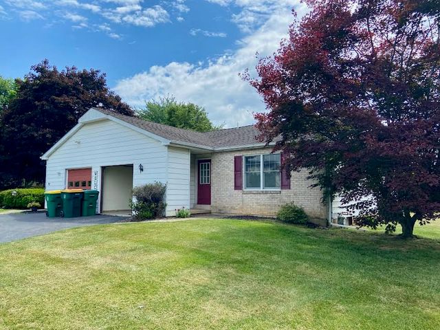 94 Jonathan Drive, Palmer Twp, PA 18045