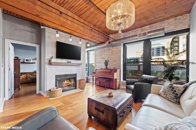 411 W Ontario Street 405, Chicago, IL 60654
