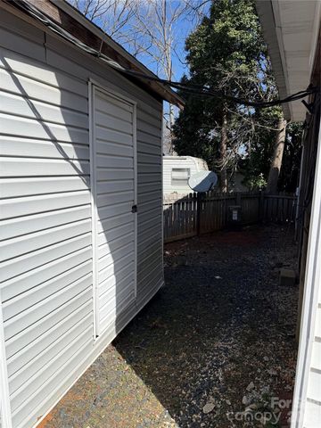 331 Lake Tillery Trail, Mount Gilead, NC 27306