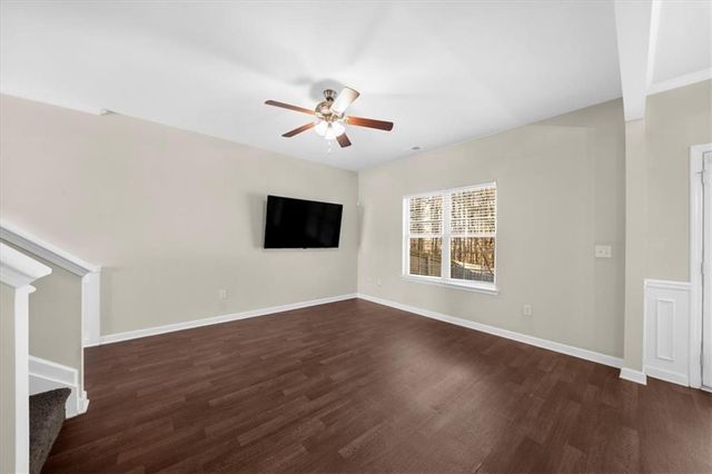 27 Longleaf Circle, Fairburn, GA 30213