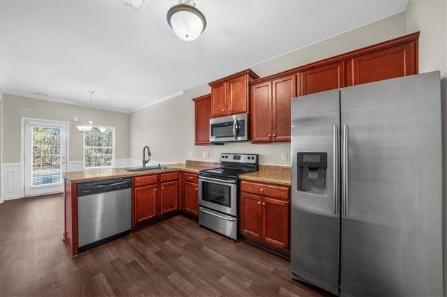 27 Longleaf Circle, Fairburn, GA 30213