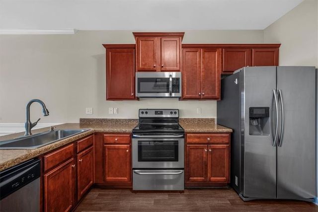 27 Longleaf Circle, Fairburn, GA 30213