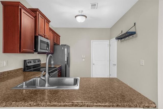 27 Longleaf Circle, Fairburn, GA 30213