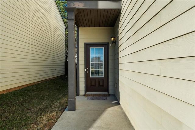 27 Longleaf Circle, Fairburn, GA 30213