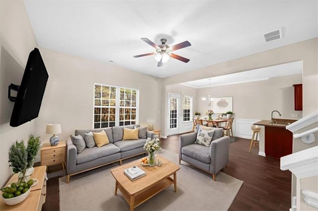 27 Longleaf Circle, Fairburn, GA 30213