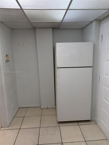 7010 NW 186th St 5-121A, Hialeah, FL 33015