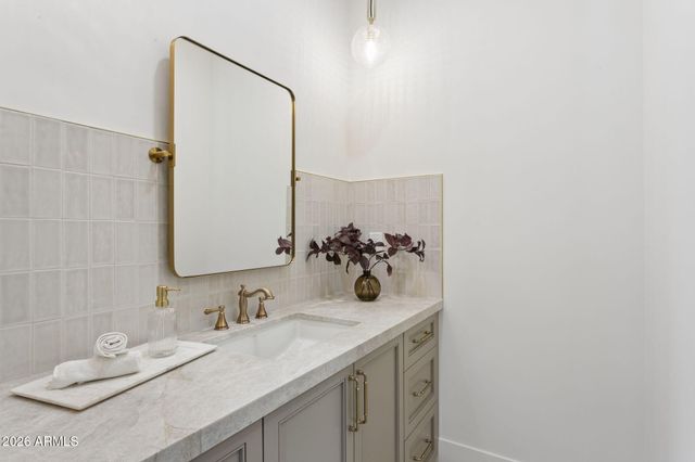 7019 E VISTA Drive, Paradise Valley, AZ 85253