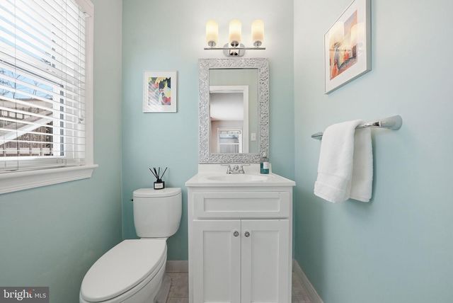 5836 LENOX RD, Bethesda, MD 20817