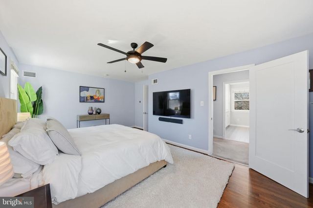 5836 LENOX RD, Bethesda, MD 20817