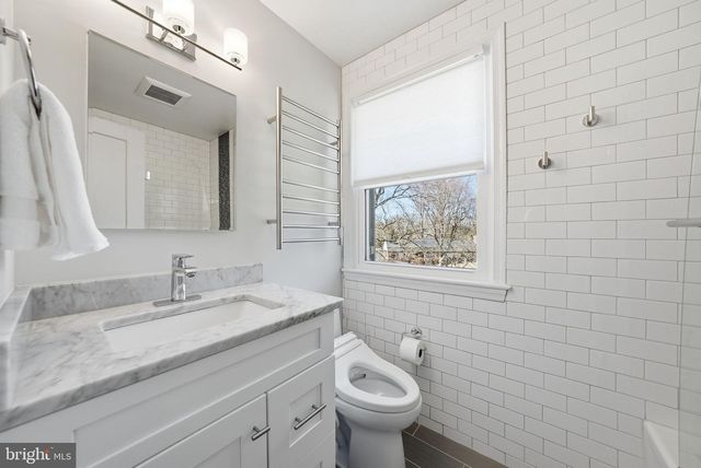 5836 LENOX RD, Bethesda, MD 20817