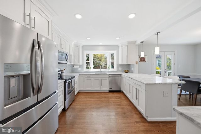 5836 LENOX RD, Bethesda, MD 20817