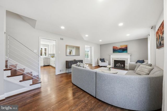 5836 LENOX RD, Bethesda, MD 20817