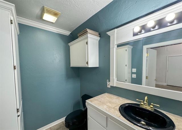 103 W 1st Street A, Edmond, OK 73003