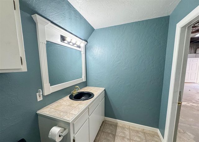 103 W 1st Street A, Edmond, OK 73003