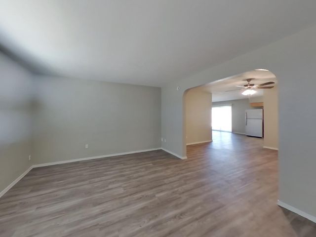 8102 W Heatherbrae Drive, Phoenix, AZ 85033