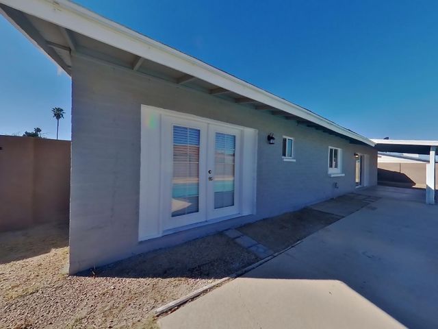 8102 W Heatherbrae Drive, Phoenix, AZ 85033