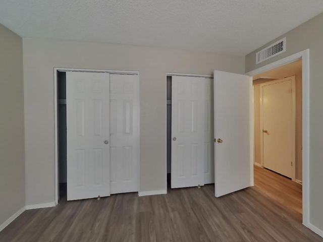 8102 W Heatherbrae Drive, Phoenix, AZ 85033