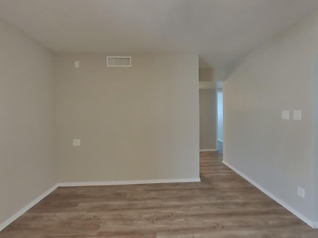 8102 W Heatherbrae Drive, Phoenix, AZ 85033