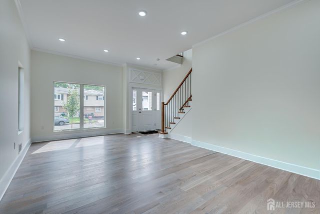 90 S Hyde Avenue S, Iselin, NJ 08830