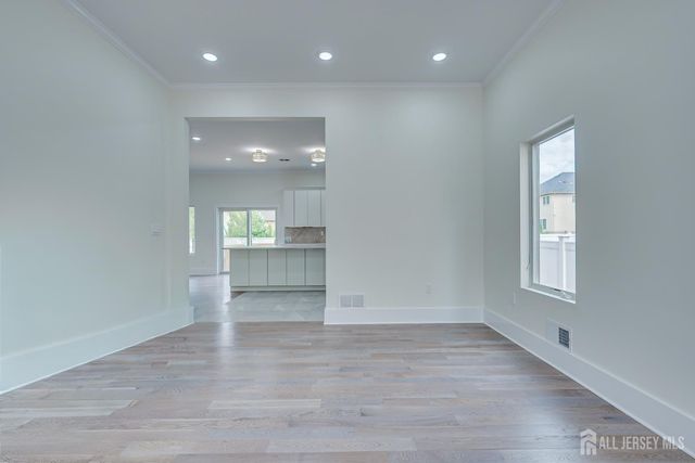 90 S Hyde Avenue S, Iselin, NJ 08830
