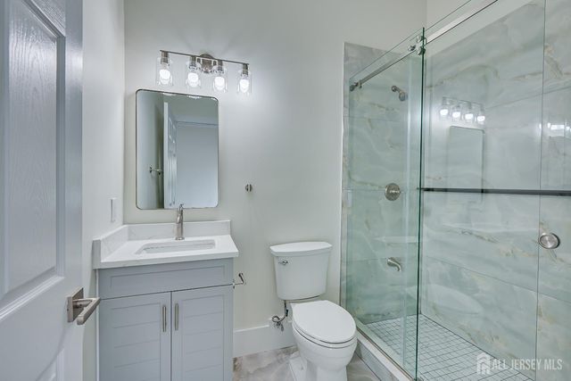90 S Hyde Avenue S, Iselin, NJ 08830