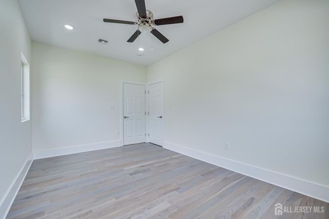 90 S Hyde Avenue S, Iselin, NJ 08830
