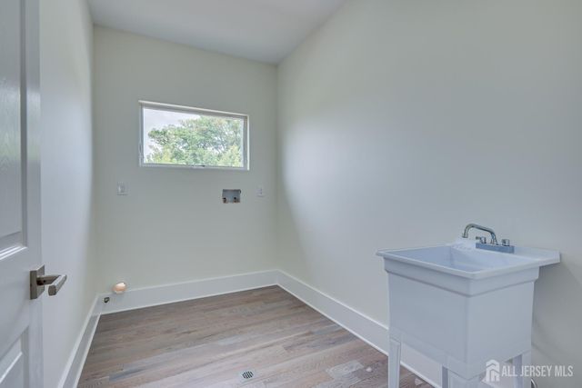 90 S Hyde Avenue S, Iselin, NJ 08830