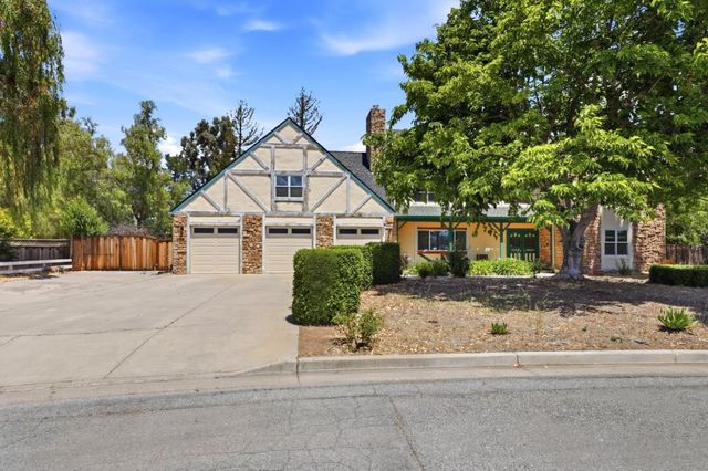 130 Sunrise Drive, Hollister, CA 95023