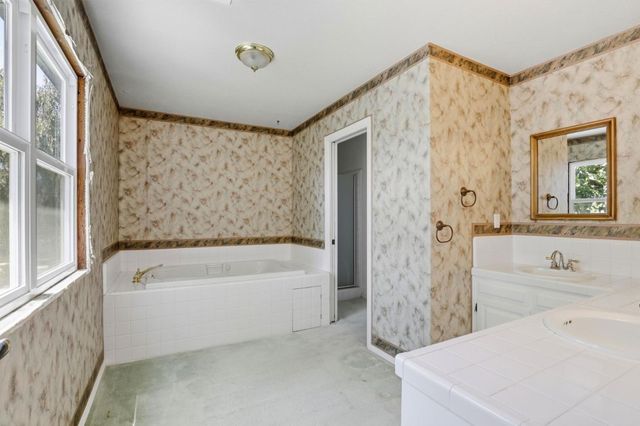 130 Sunrise Drive, Hollister, CA 95023