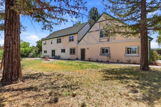 130 Sunrise Drive, Hollister, CA 95023