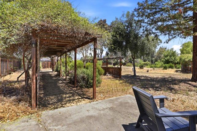 130 Sunrise Drive, Hollister, CA 95023