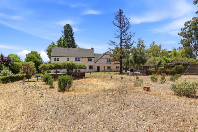 130 Sunrise Drive, Hollister, CA 95023